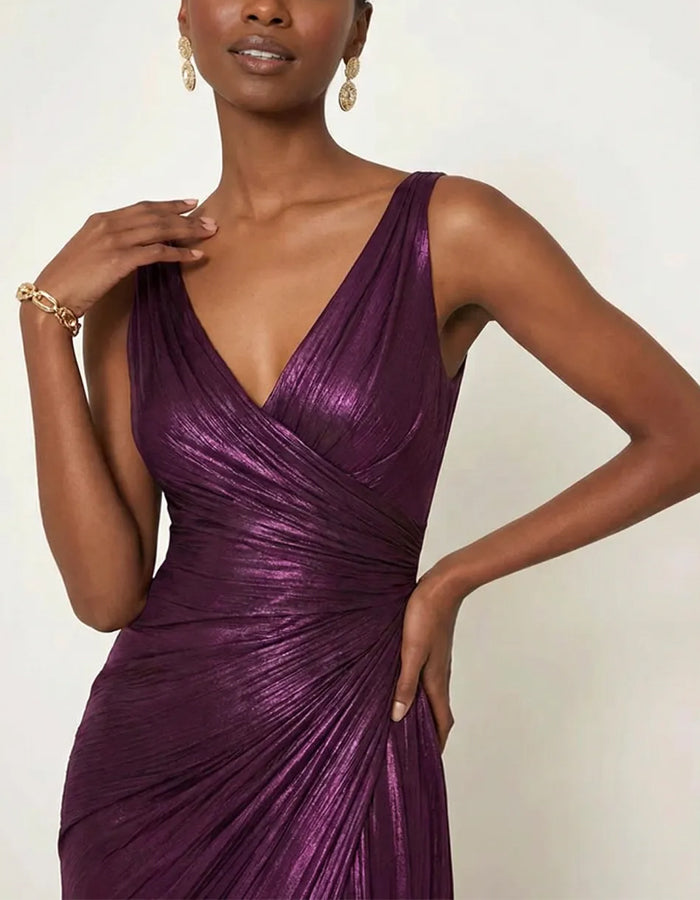 Vestido maxi de cetim brilhante plissado em cor sólida, com decote em V e cauda de peixe