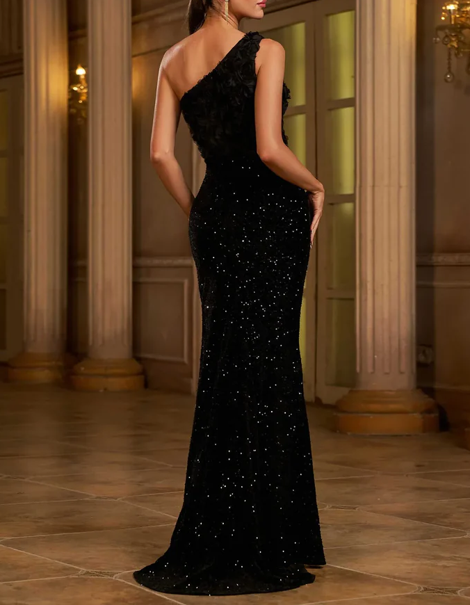 Robe longue noire en mousseline avec panneaux floraux, sequins, velours et fente