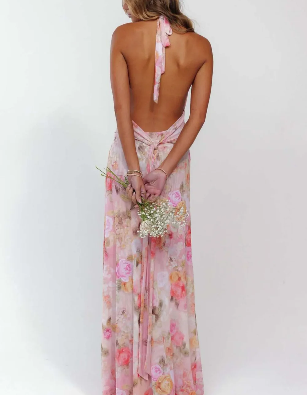 Vestido Halter Extra Longo em Chiffon Rosa Claro Estampado com Alças de Amarrar