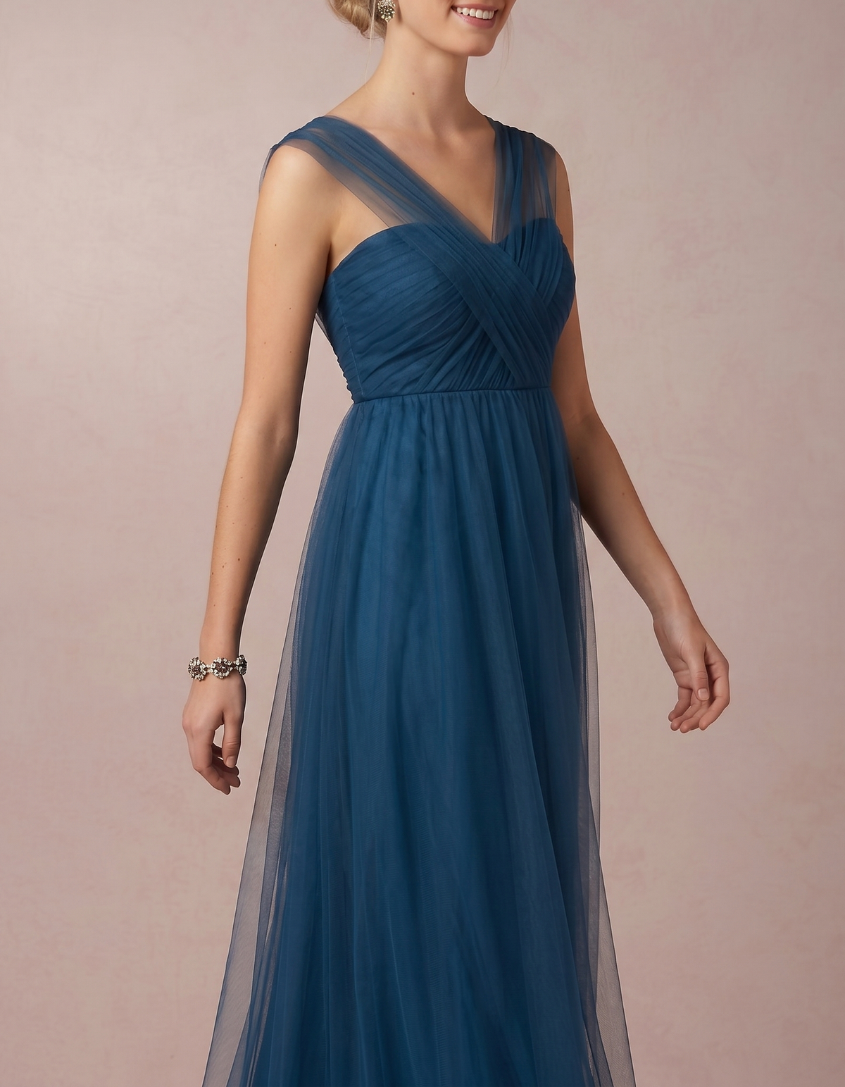 Vestido maxi de gasa y malla azul oscuro con tirantes finos