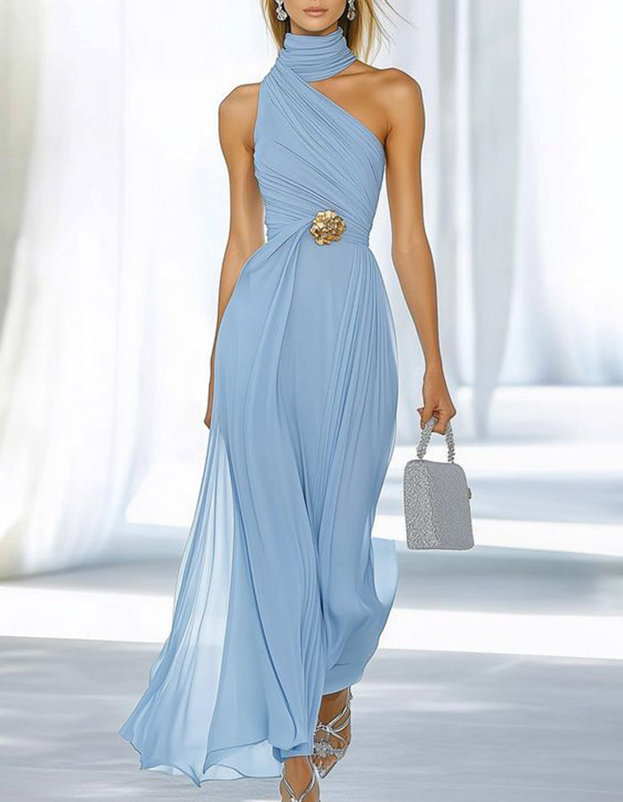 Vestido Maxi de Chiffon Azul Céu com Um Ombro Só, Gola Alta e Franzidos  