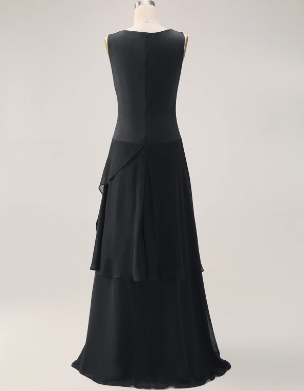 Chiffon-Maxikleid mit rundem Ausschnitt, Weste und unregelmäßigem Saum in A-Linie