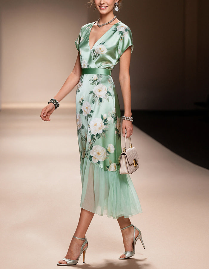 Robe midi en mousseline imprimée rose satin vert menthe à col en V et taille ajustée  