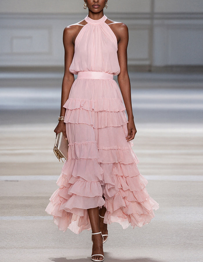 Rosa Chiffon-Maxikleid mit schulterfreiem Design und mehrlagigen Rüschen