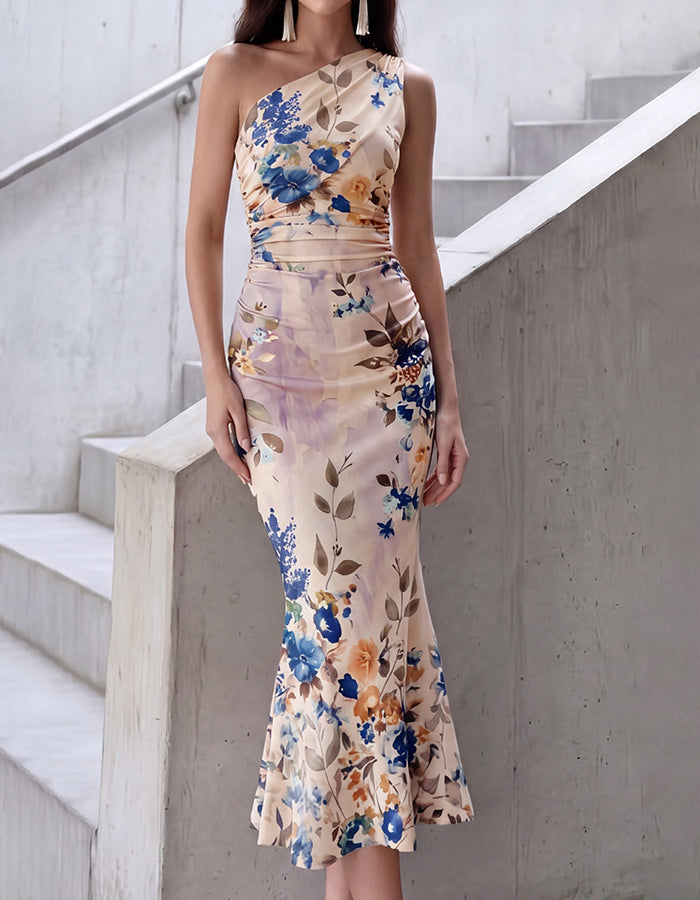 Vestido midi de satén con estampado floral en acuarela, un solo hombro y fruncido