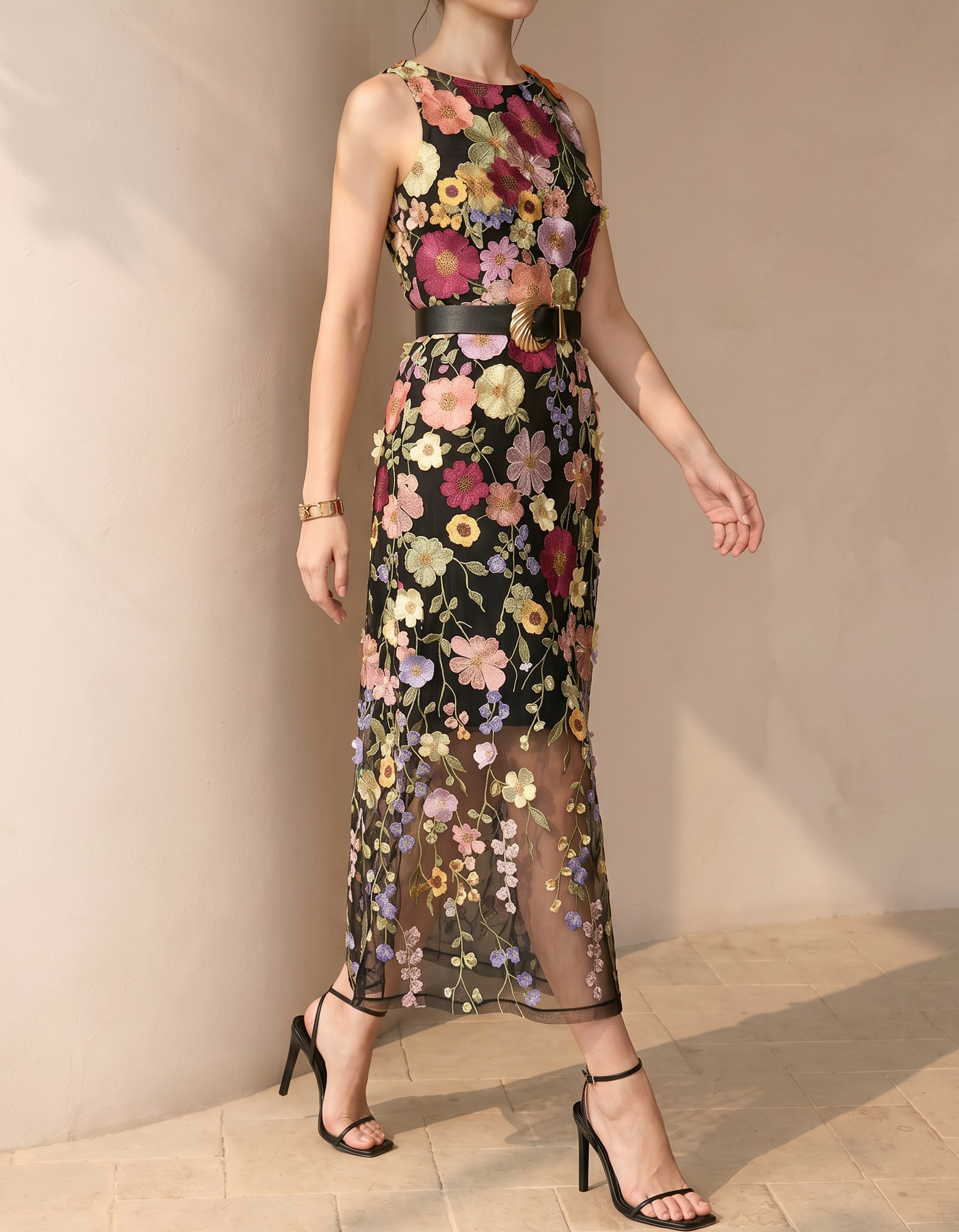 Rochie midi neagră din plasă, cu dantelă florală brodată