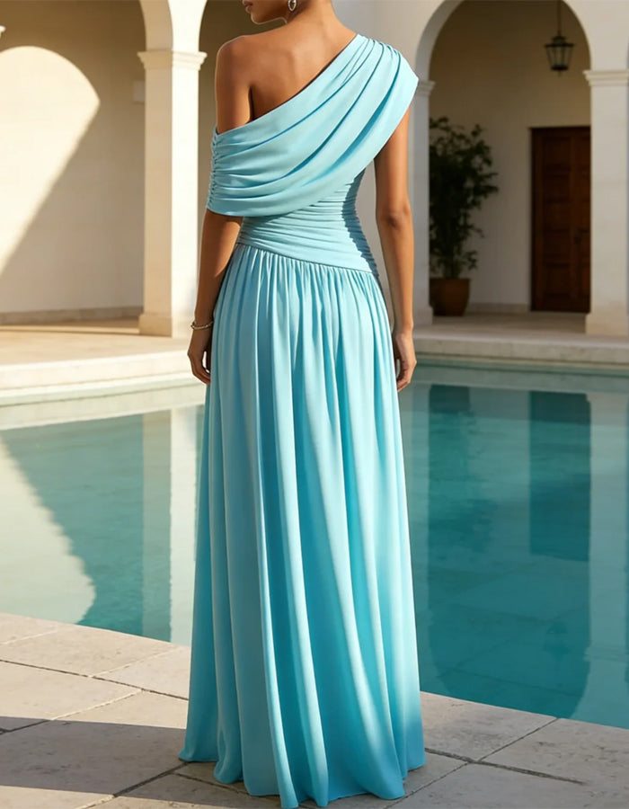 Blaues Maxikleid mit Schulterpartie