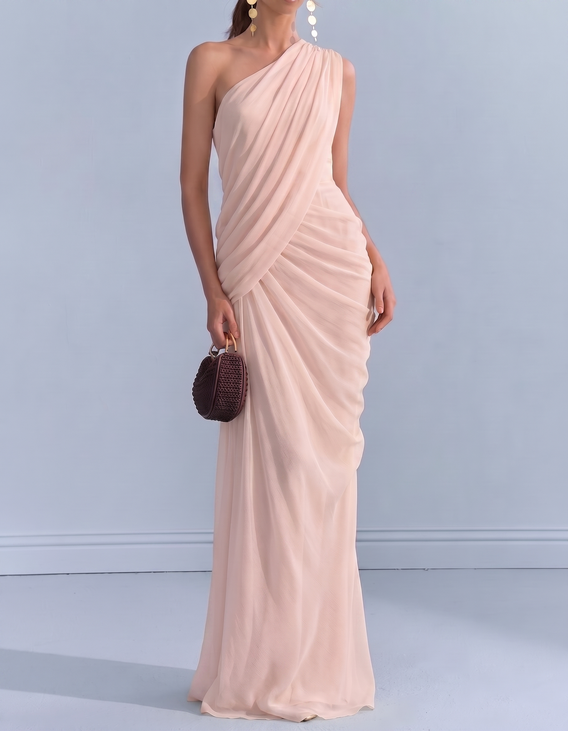 Vestido maxi de gasa con un solo hombro, cintura ajustada y cola de pez