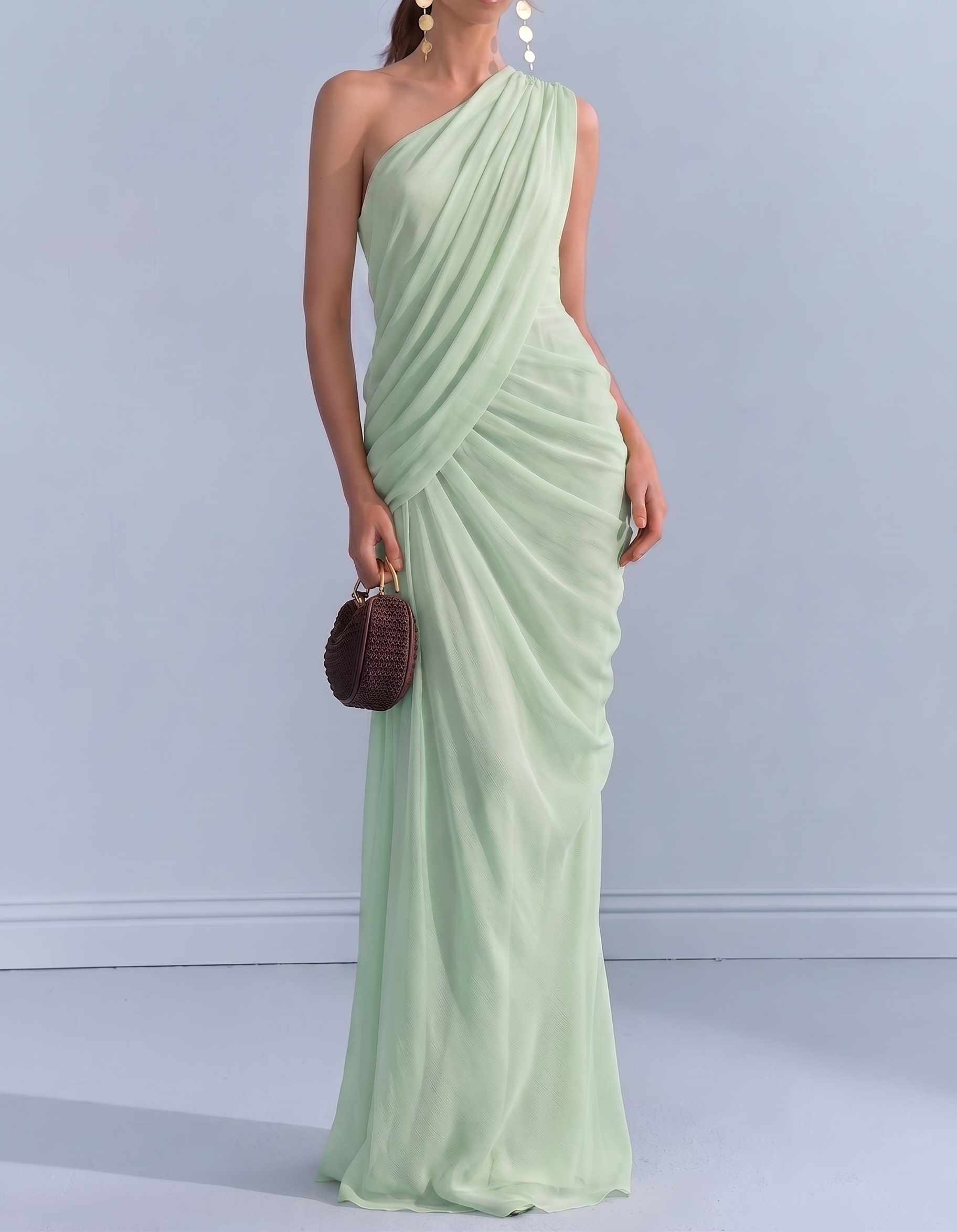 Vestido maxi de gasa con un solo hombro, cintura ajustada y cola de pez