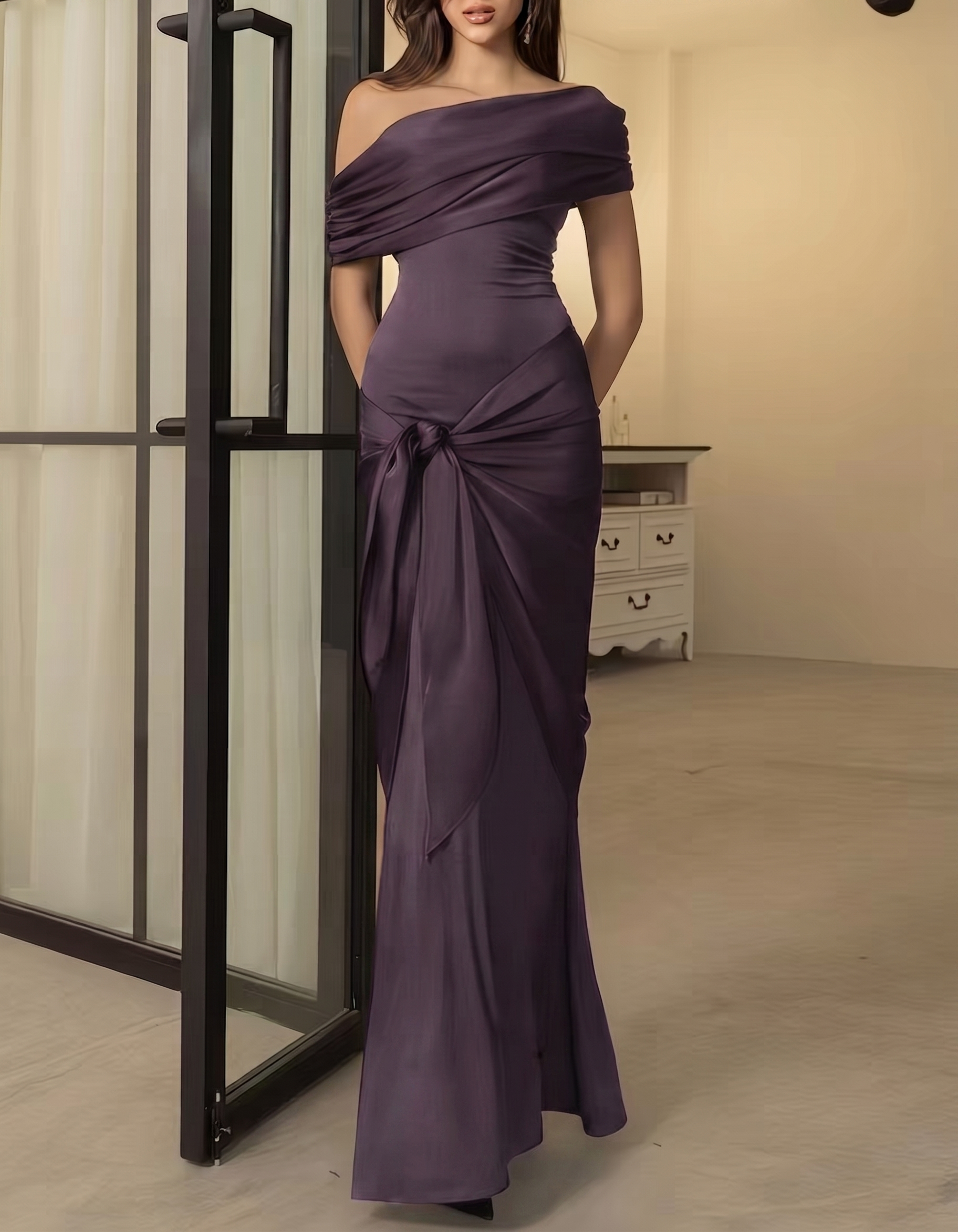 Vestido maxi de satén con escote off-the-shoulder, cintura ajustada y lazo, cola de pez