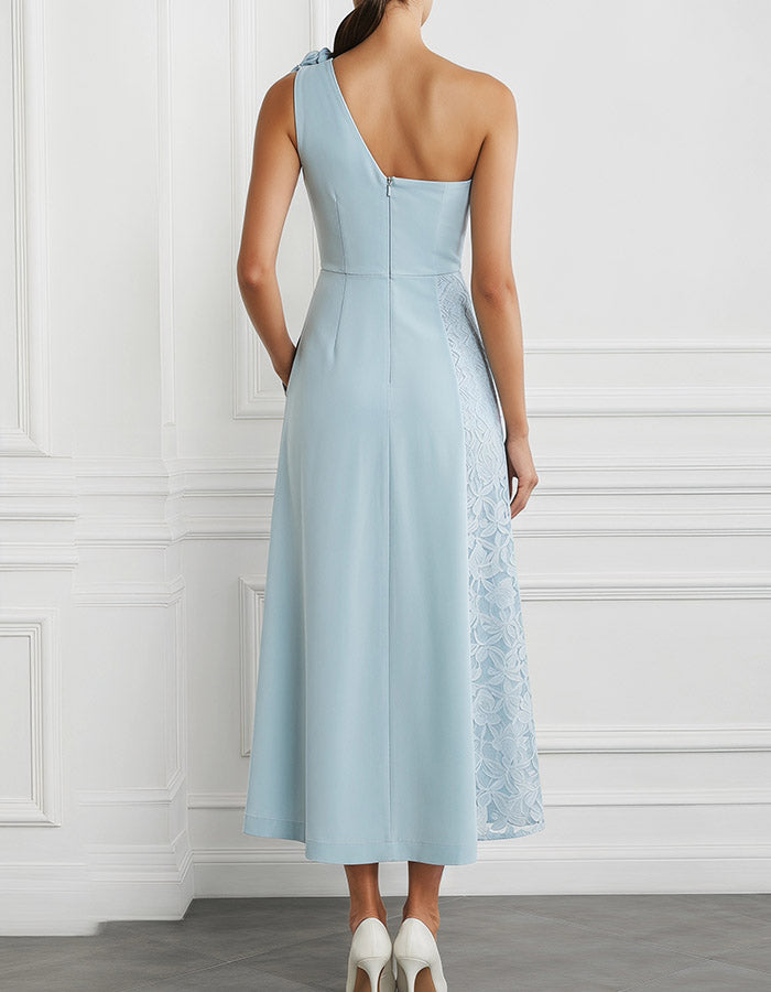 Vestido Midi Azul Claro com Aplicação Floral e Ombro Único