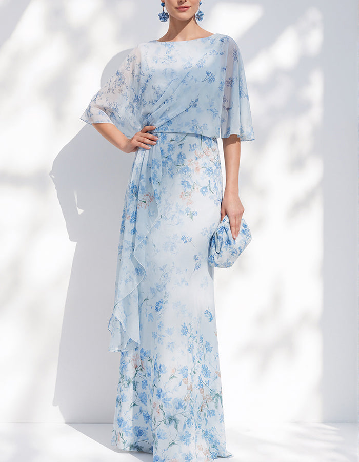 Robe longue en mousseline à manches cape et imprimé floral bleu clair