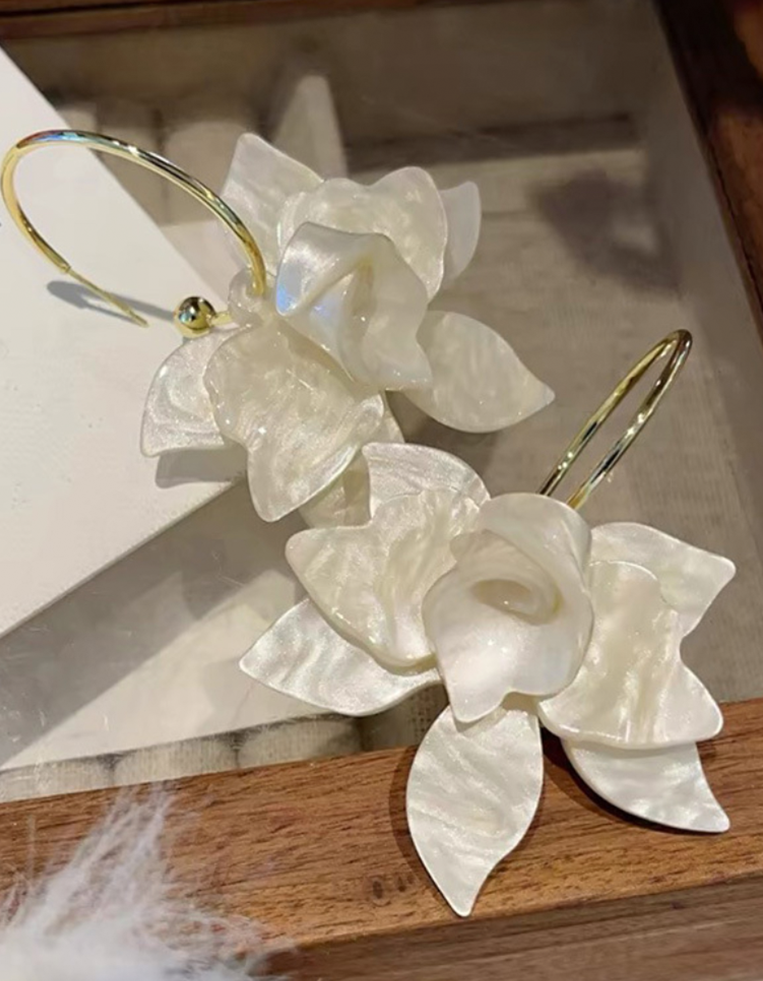 Exaggerated Leaf Alloy Resin Earrings