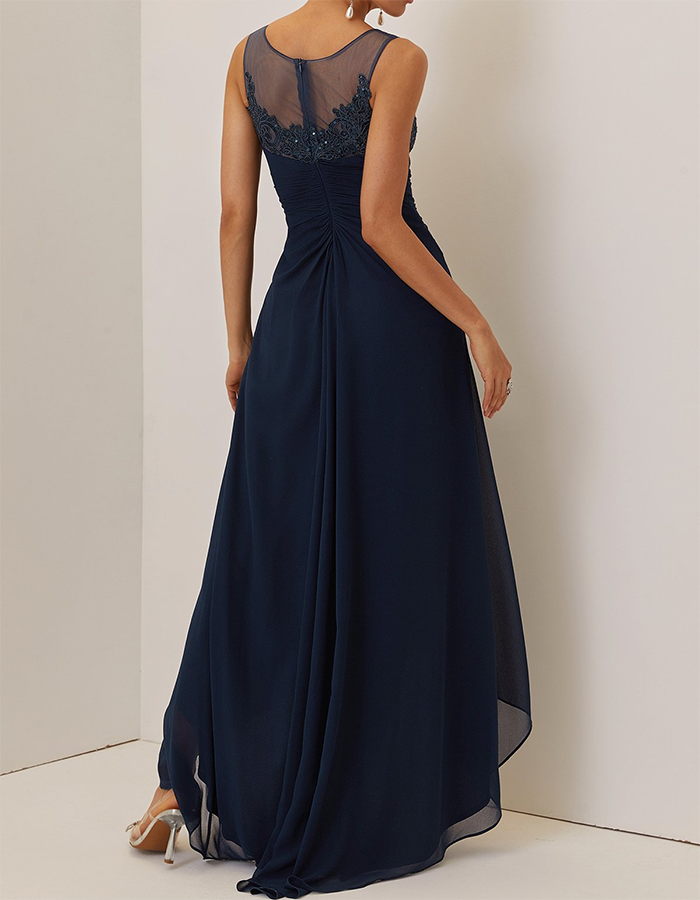 Maxikleid mit Marineblauer Spitze und Chiffon, Illusions-Ausschnitt