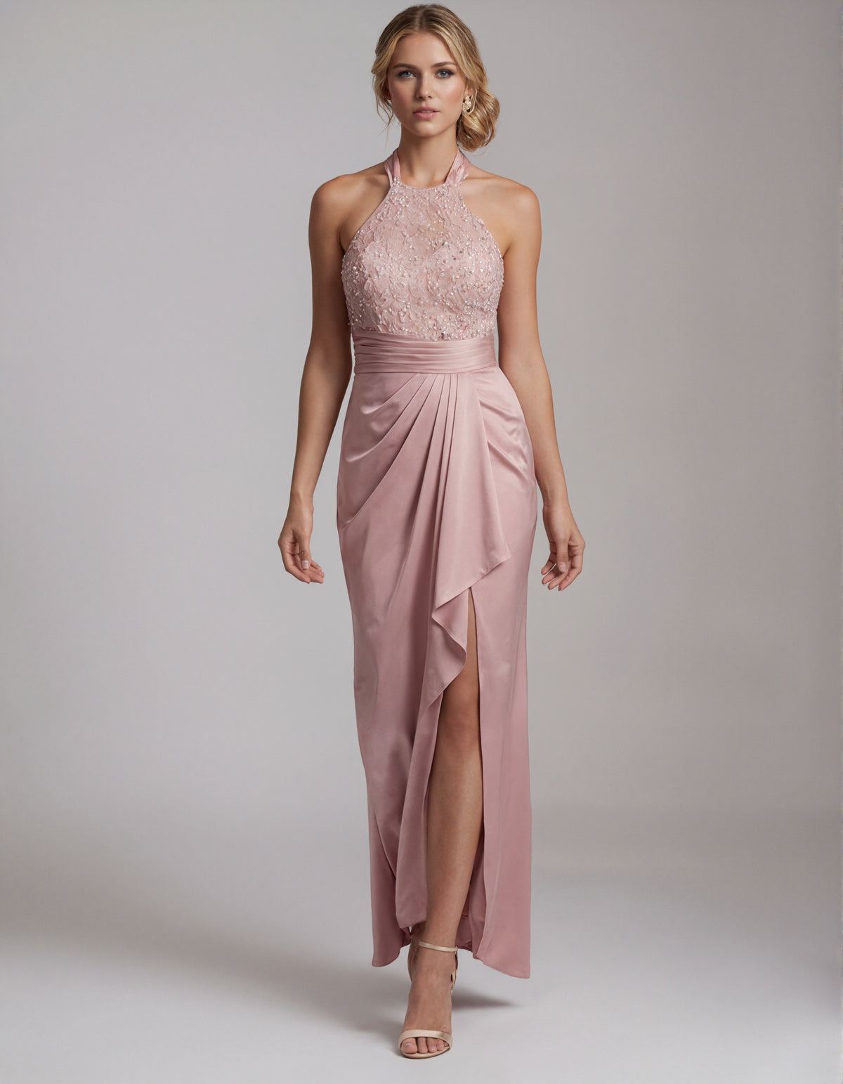 Abito lungo rosa in raso con paillettes e orlo senza schiena
