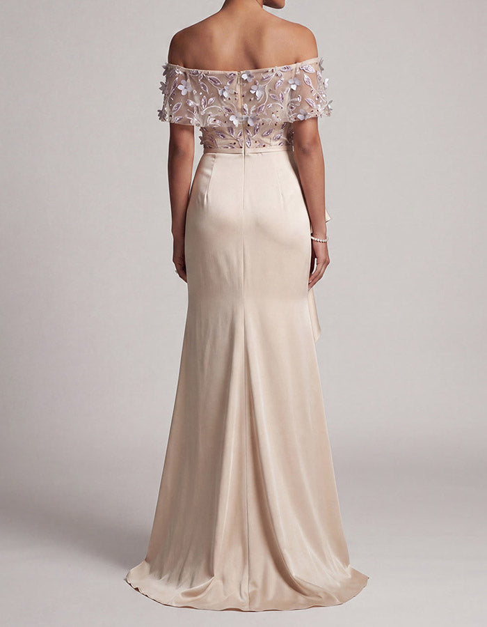 Champagnerfarbenes Mermaid-Maxikleid aus bestickter Spitze und Satin mit Carmenausschnitt