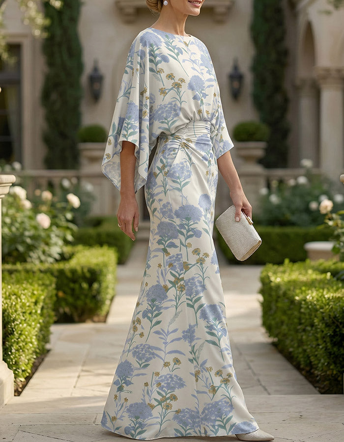 Maxikleid aus Satin mit Elfenbein- und Blau-Hortensienmuster
