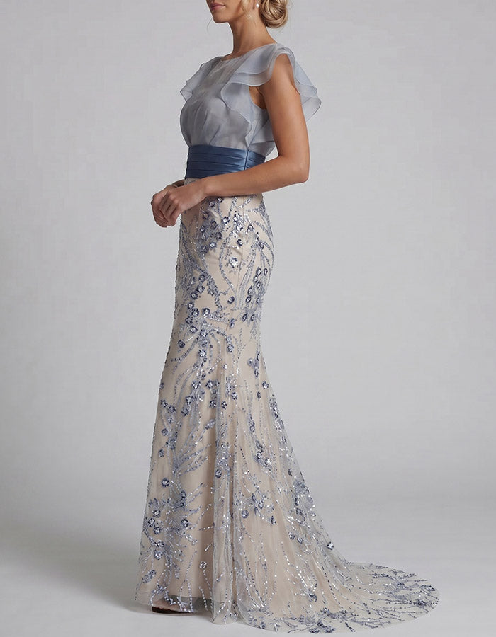 Vestido Maxi Sereia Ilusão Azul Poeirento com Decote e Flores Bordadas