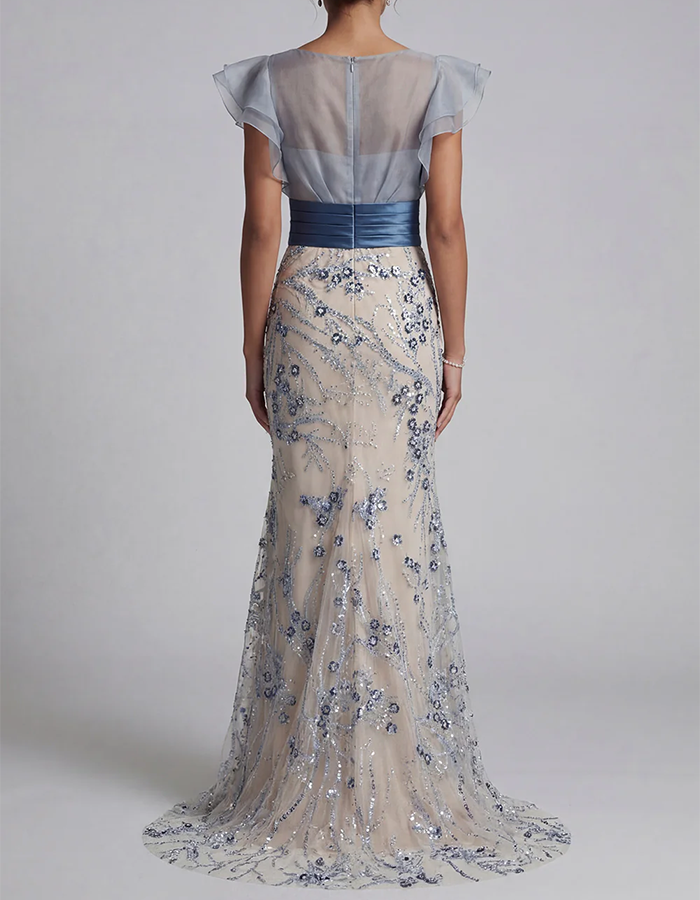Vestido Maxi Sereia Ilusão Azul Poeirento com Decote e Flores Bordadas