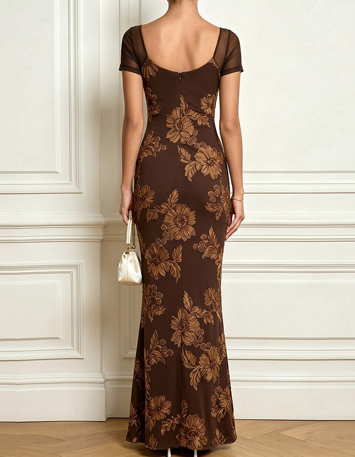 Robe longue sirène à décolleté cœur brodée de fleurs couleur chocolat brun