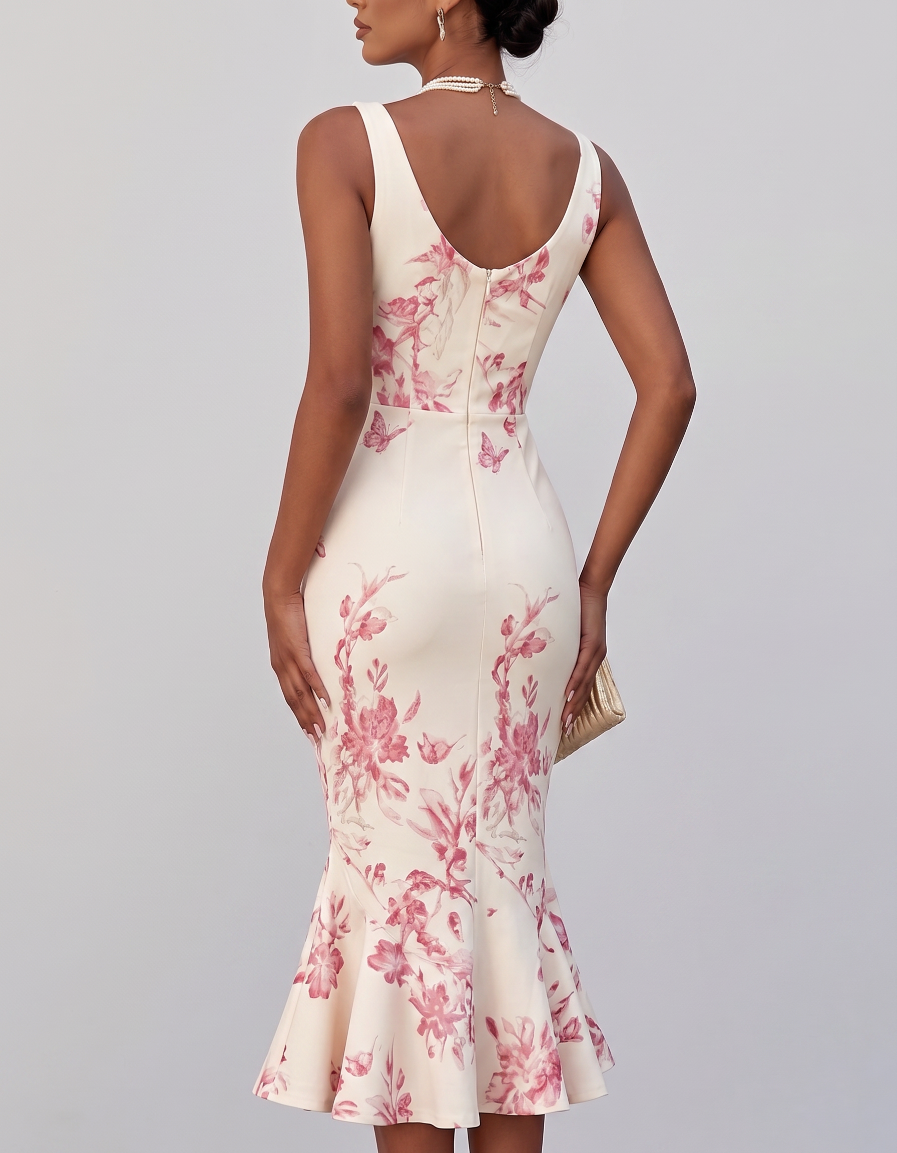 Mattes Satin-Midikleid mit Print, V-Ausschnitt, Spaghettiträgern und Fischschwanz