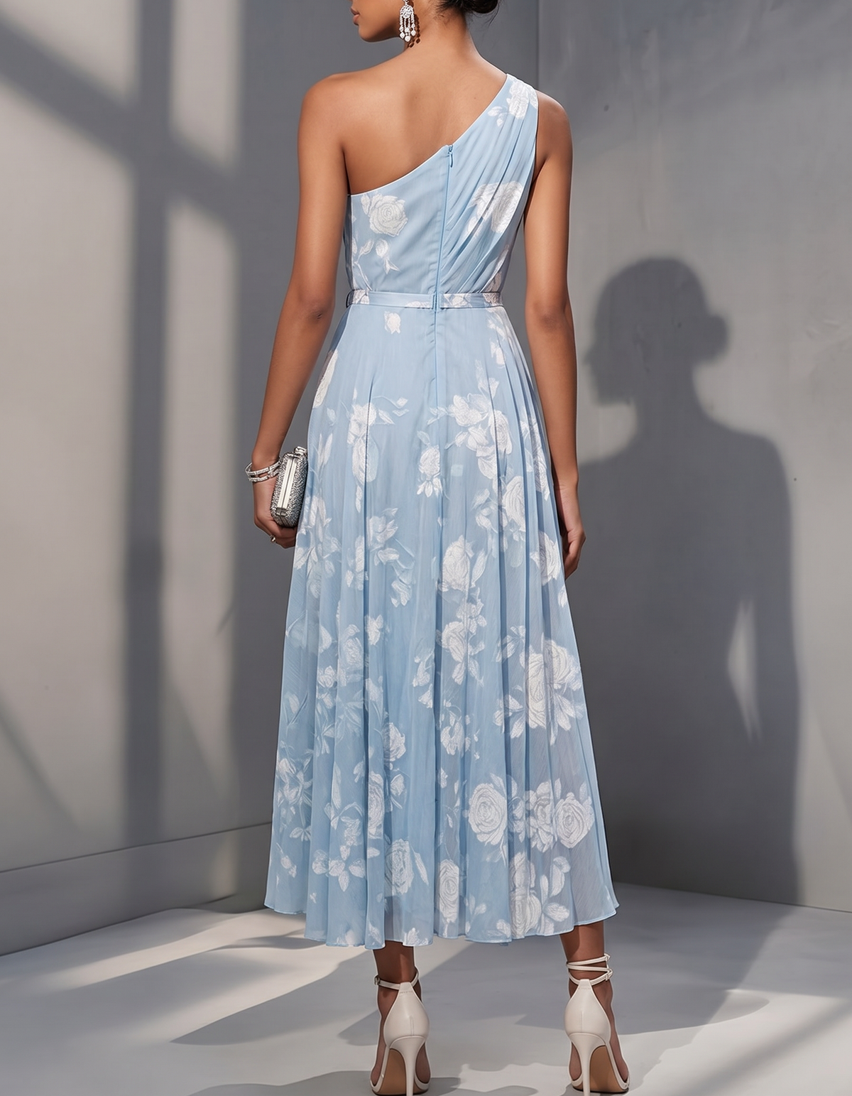 Vestido Midi de Chiffon Azul Claro com Estampa Floral, Ombro Único e Corte em A