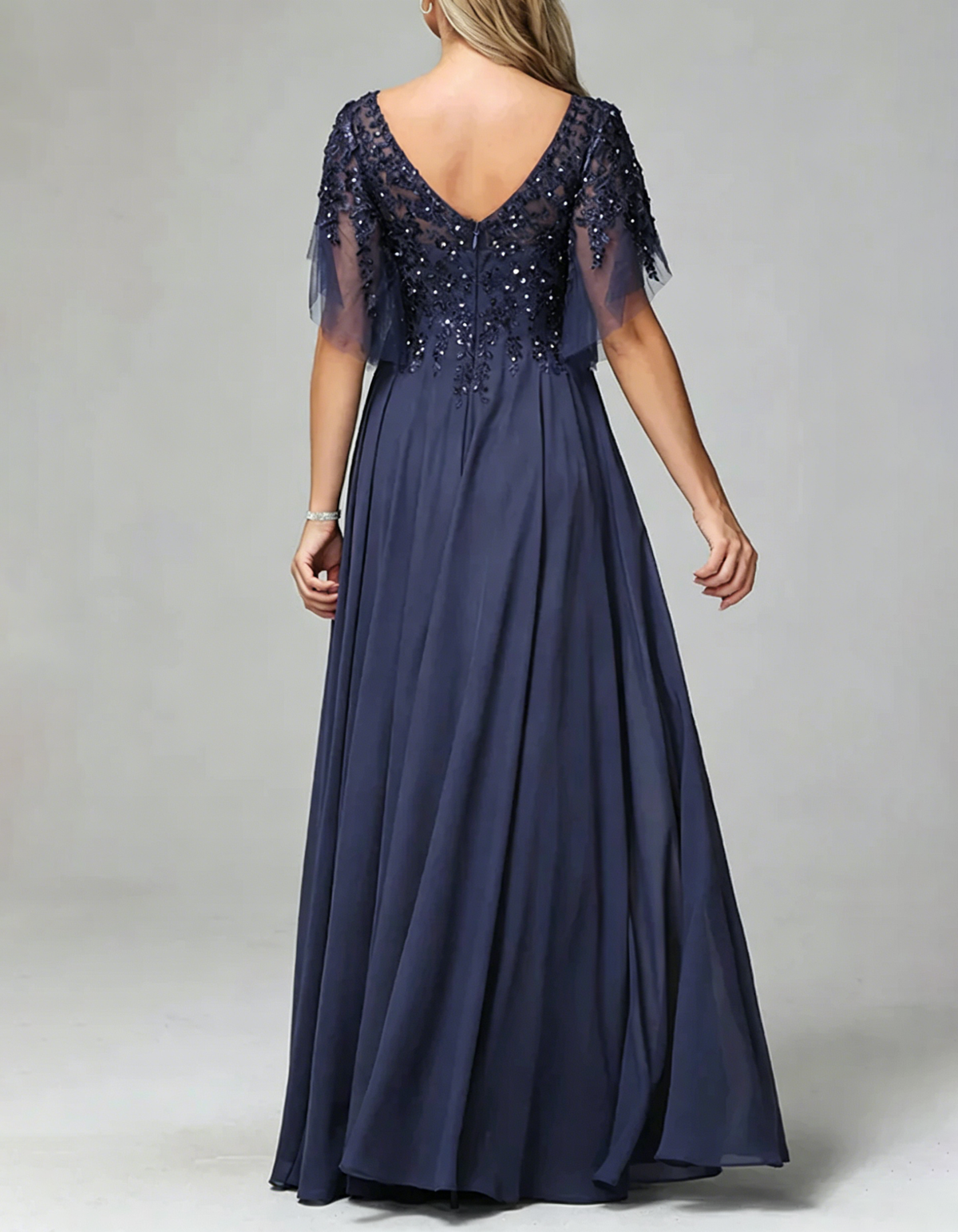 Marineblaues Chiffon- und Spitzen-Stickerei Maxikleid mit V-Ausschnitt