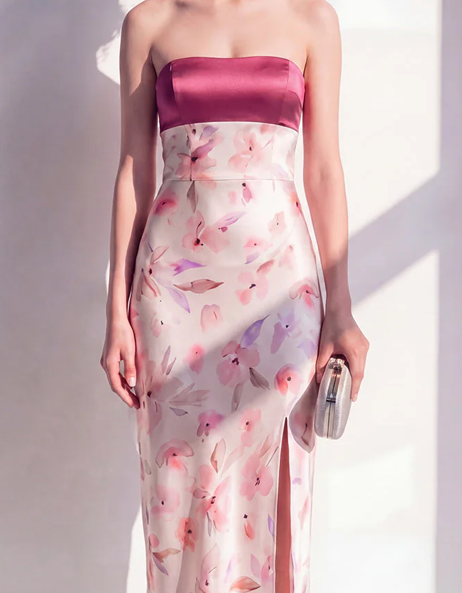 Robe midi en satin rose poudré à patchwork imprimé