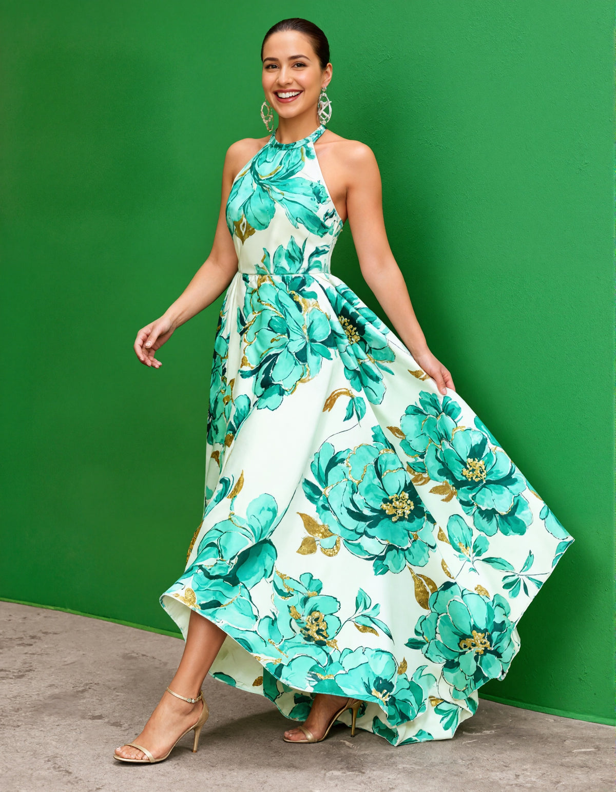 Grünes Maxikleid mit Blumenmuster und Rückenausschnitt
