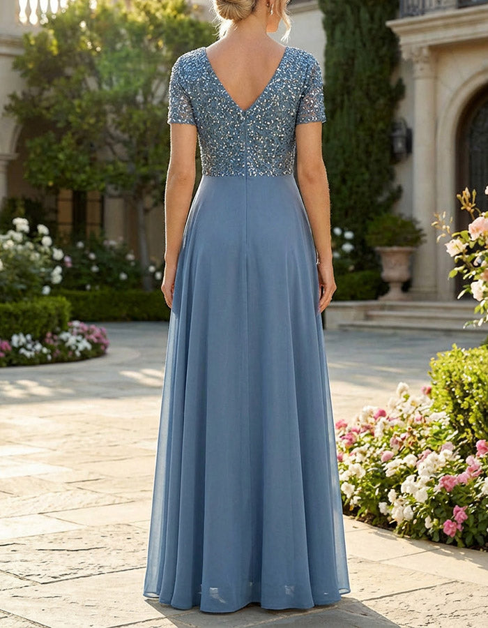 Staubblaues Chiffon-Maxikleid mit Paillettenverzierung