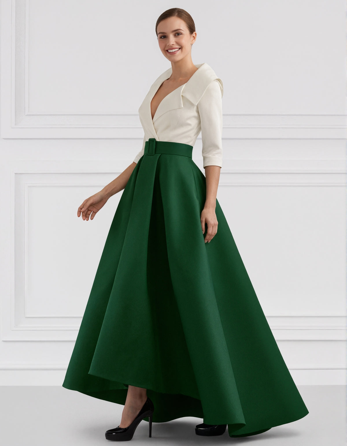 Robe de satin sophistiquée à taille ceinturée et col plié, coupe asymétrique