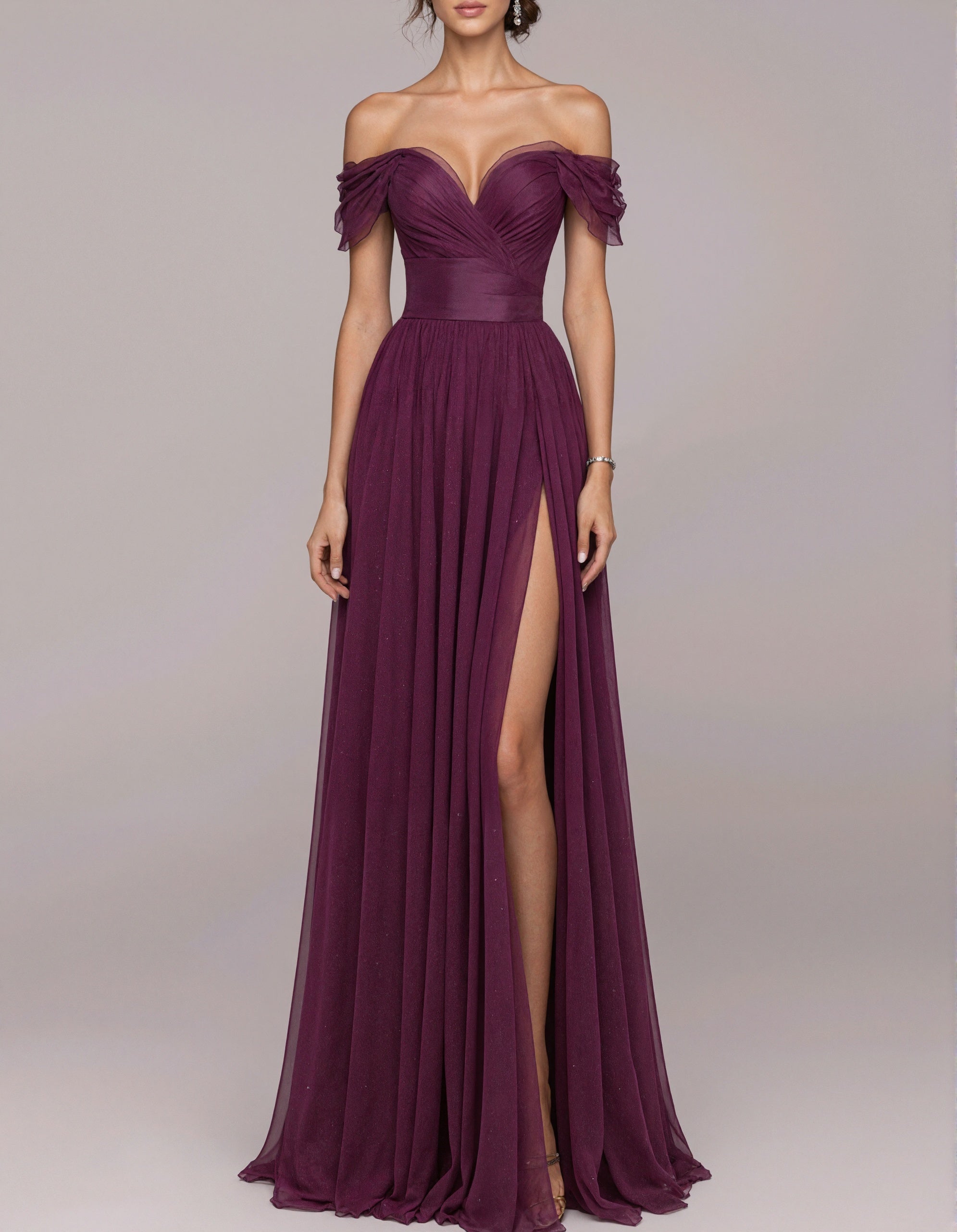 Robe longue en mousseline prune à épaules dénudées et col cœur