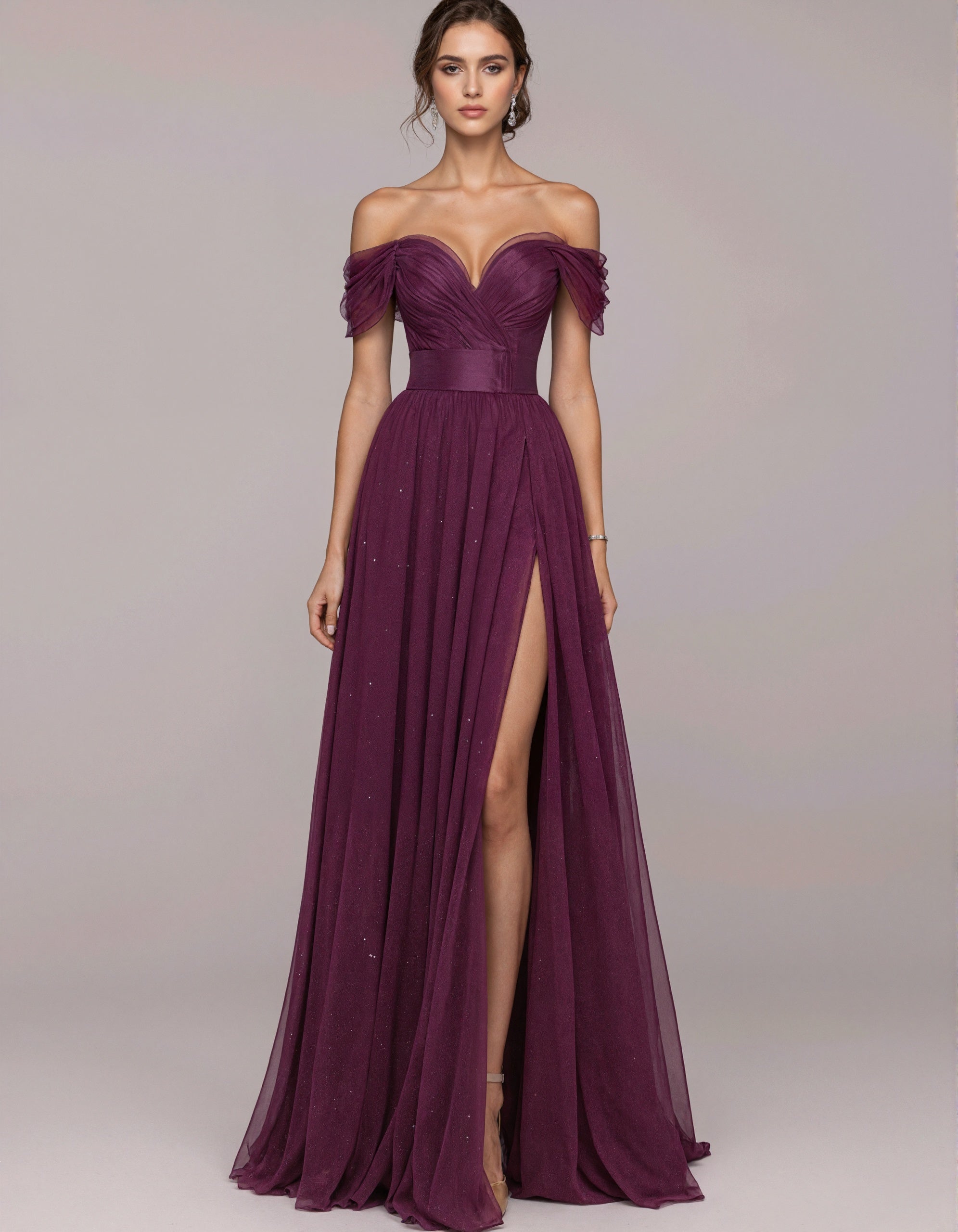 Robe longue en mousseline prune à épaules dénudées et col cœur