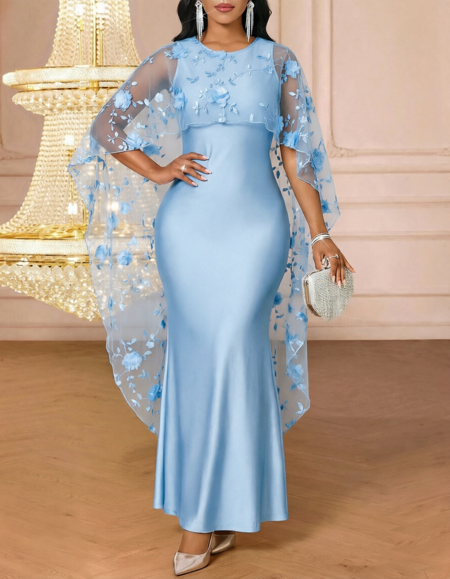 Vestido maxi em cetim com decote redondo e aplicação floral