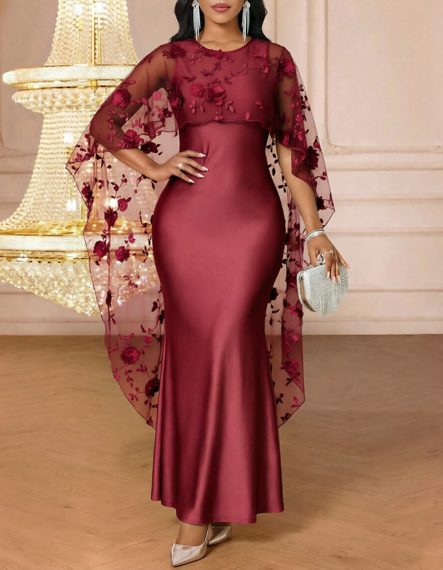 Vestido maxi em cetim com decote redondo e aplicação floral