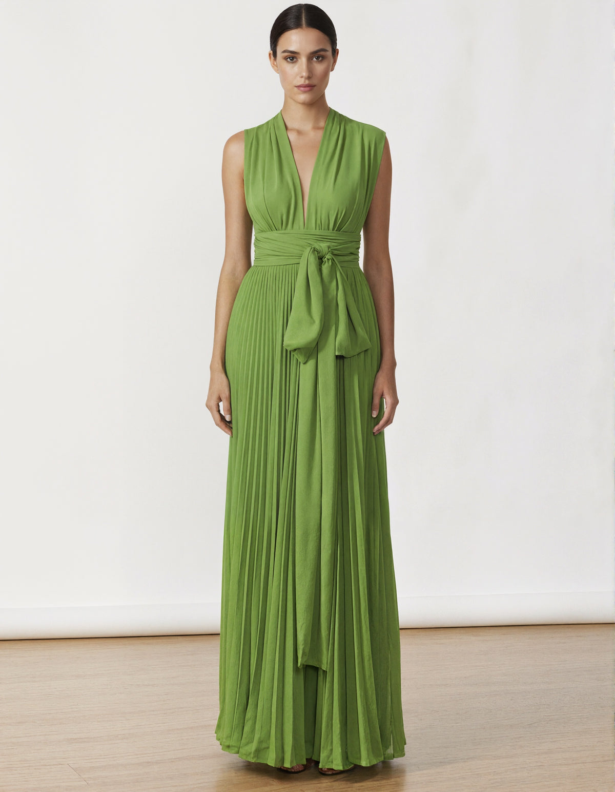Maxikleid aus plissiertem Chiffon in Grasgrün mit Rüschen
