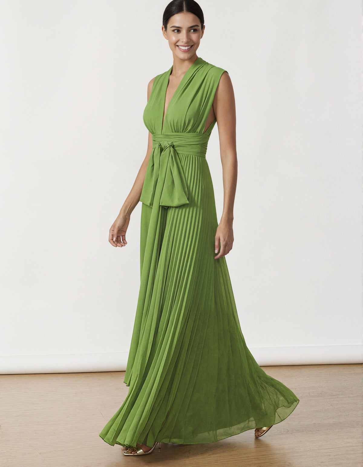 Maxikleid aus plissiertem Chiffon in Grasgrün mit Rüschen