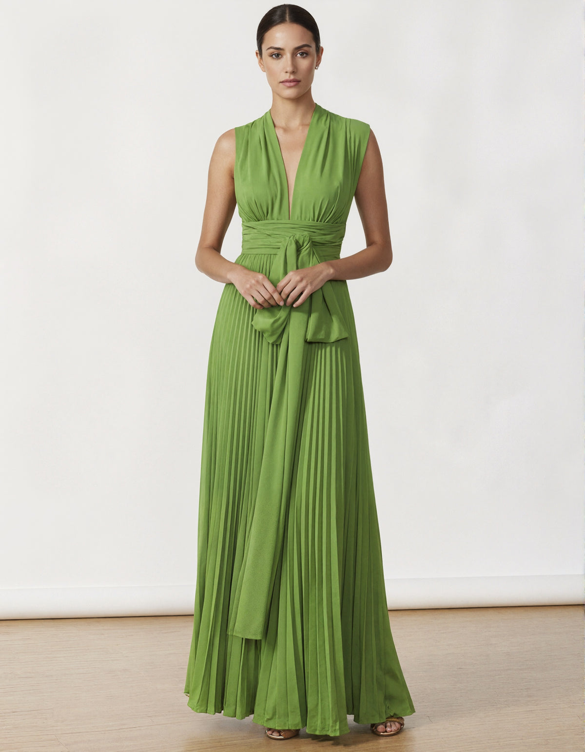 Maxikleid aus plissiertem Chiffon in Grasgrün mit Rüschen