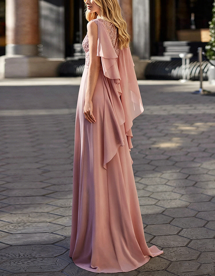 Robe longue rose moulante en mousseline avec dentelle