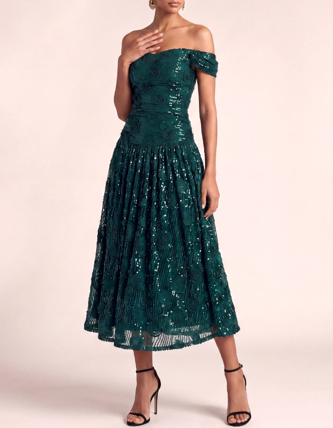 Vestido maxi de gasa con lentejuelas, flores y hombros descubiertos