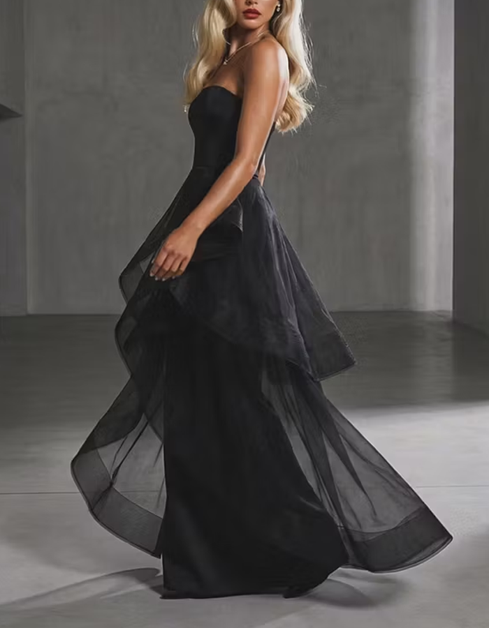 Zwarte Strapless Asymmetrische Maxi-jurk van Tule