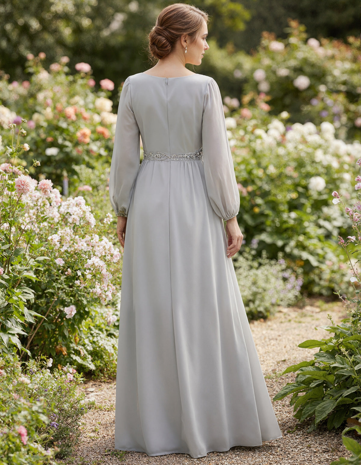 Vestido maxi gris claro de gasa con escote en V y mangas farol