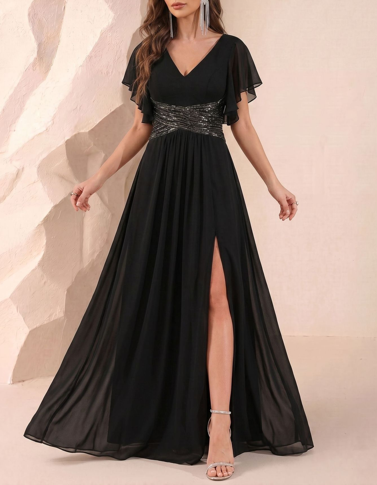 Vestido Maxi com Decote em V em Chiffon, Cintura com Lantejoulas e Fenda Alta