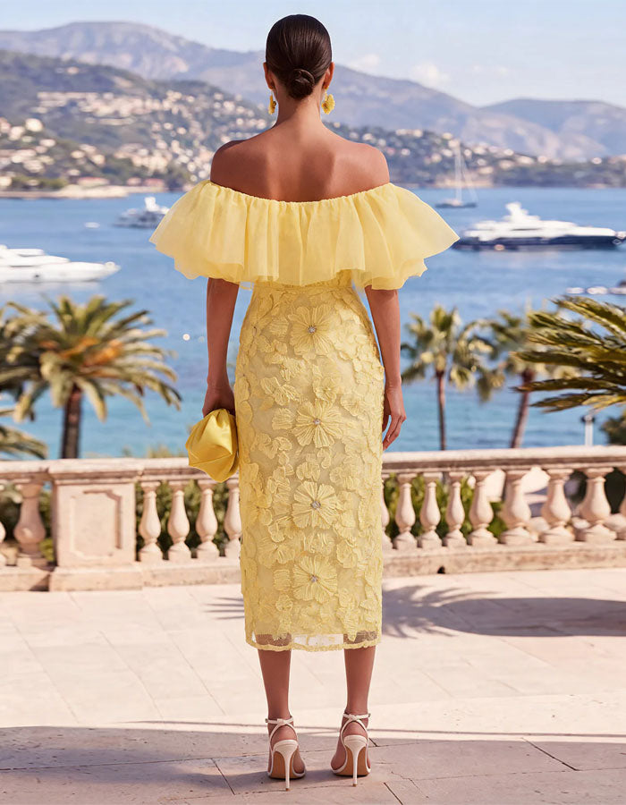 Gelbes schulterfreies Maxikleid mit Rüschen und 3D-Blumenmuster  