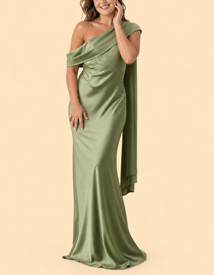 Maxikleid aus salbeigrünem Satin mit Schulter