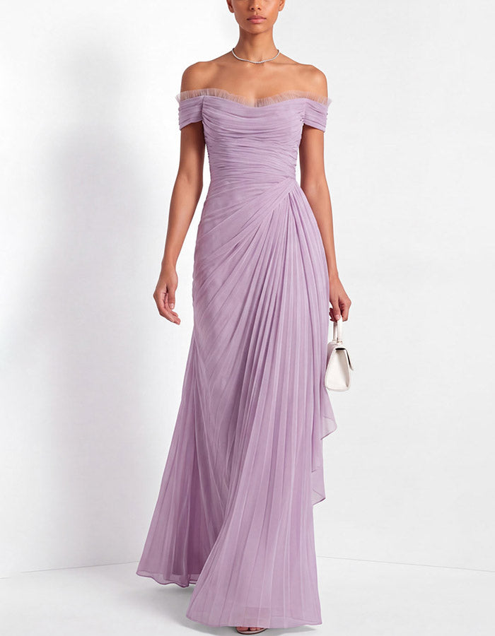 Abito lungo in chiffon lavanda con spalle scoperte, arricciato e plissettato