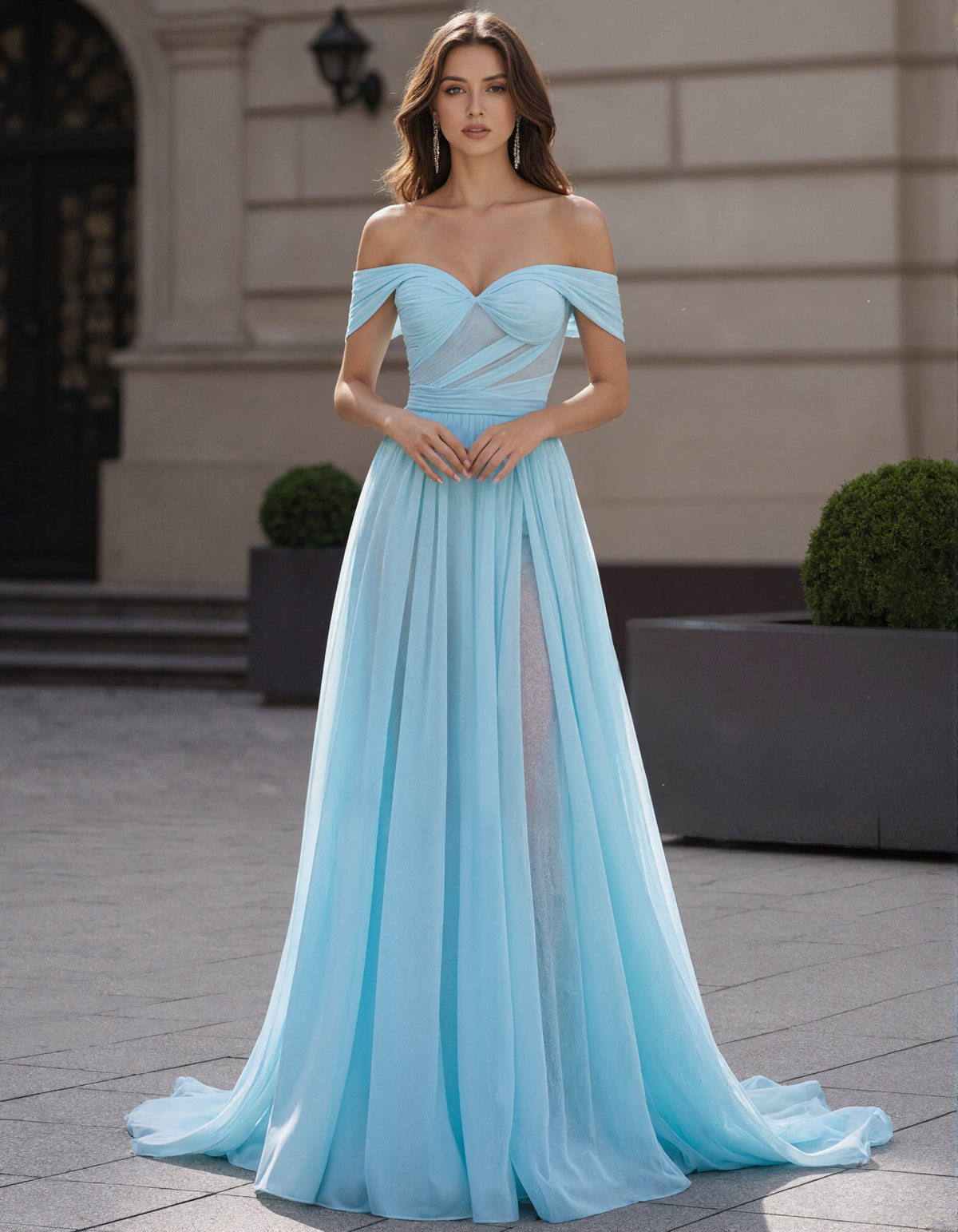 Rochie maxi albastru deschis din chiffon, cu umerii goi