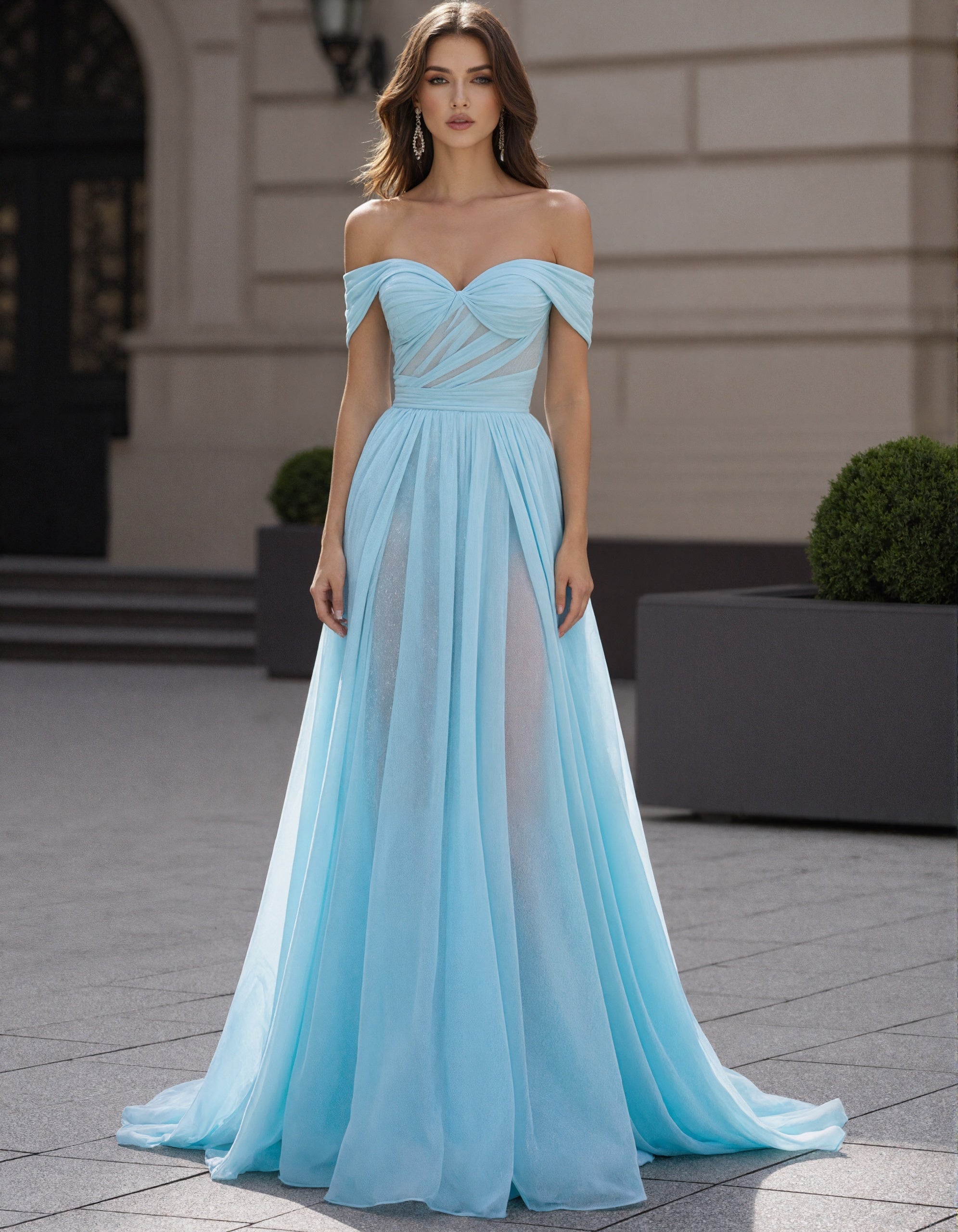 Rochie maxi albastru deschis din chiffon, cu umerii goi