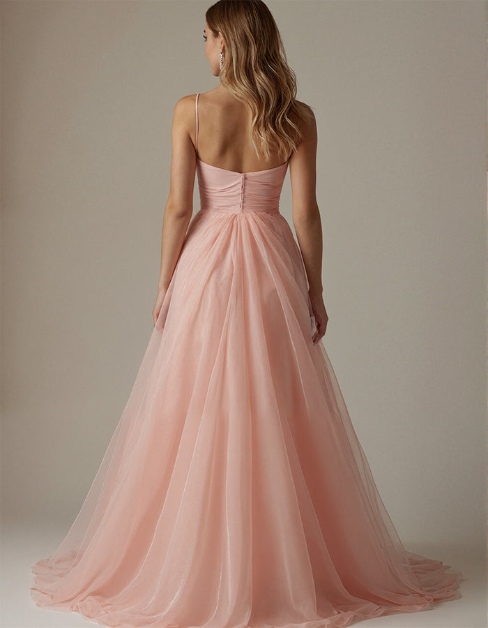 Rochie maxi roz din chiffon cu mai multe straturi și bretele subțiri