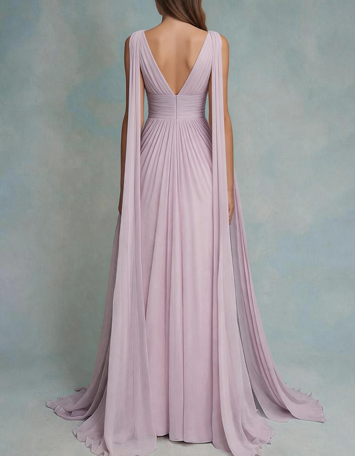 Vestido maxi de gasa rosa claro con escote en V profundo, mangas capa y fruncido